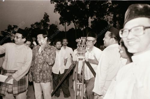 ANAK BULAN