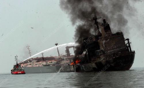 KAPAL TERBAKAR