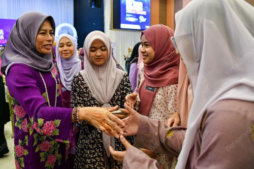 DATUK SERI DR NORAINI AHMAD