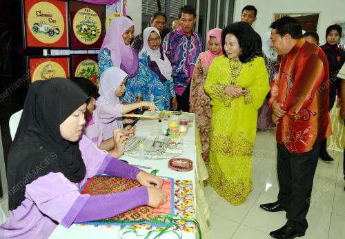 NS19_27082016_ROSMAH_WANITA