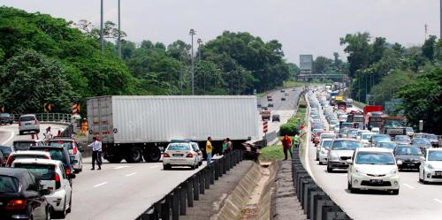 NS20_12052012_KEMALANGAN_LORI