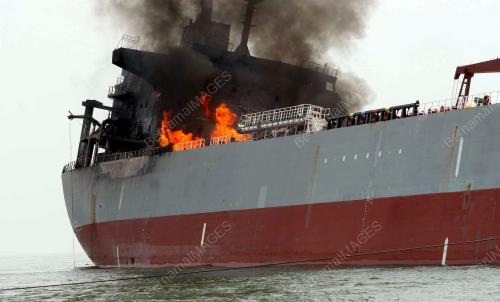 KAPAL TERBAKAR