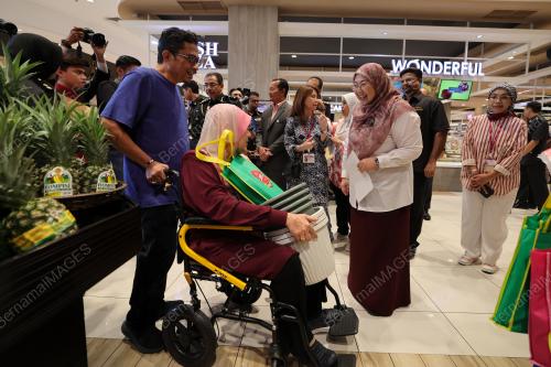 DR FUZIAH SALLEH
