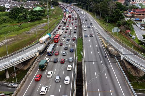 ALIRAN TRAFIK LEBUHRAYA UTARA-SELATAN