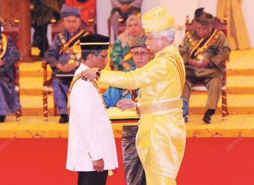 NS21_19012017_TUANKU_MUHRIZ