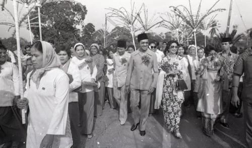 DR. MAHATHIR MOHAMAD