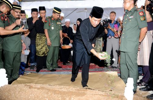 NS21_22082014_HARI_BERKABUNG
