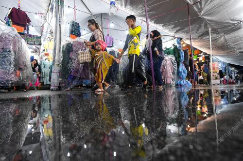 CUACA HUJAN DI BAZAR AIDILFITRI SENAWANG