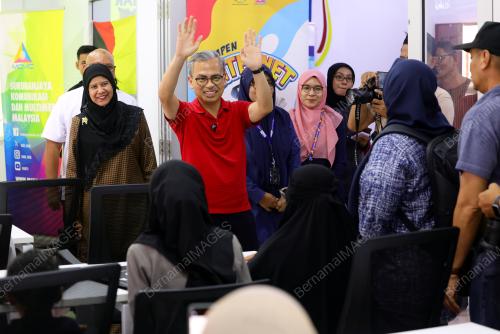DATUK FAHMI FADZIL