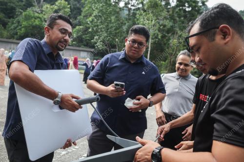 FAHMI FADZIL