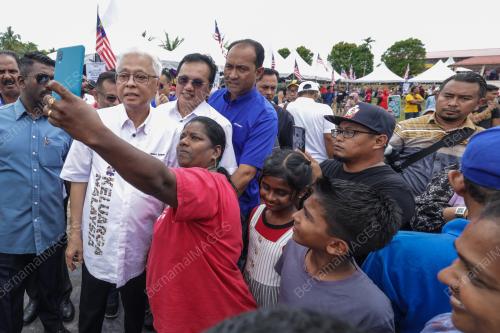 DATUK SERI ISMAIL SABRI YAAKOB