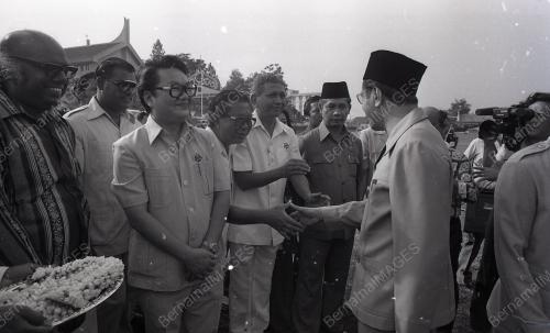 DR. MAHATHIR MOHAMAD