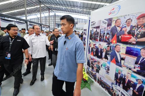 DATUK SERI ANWAR IBRAHIM