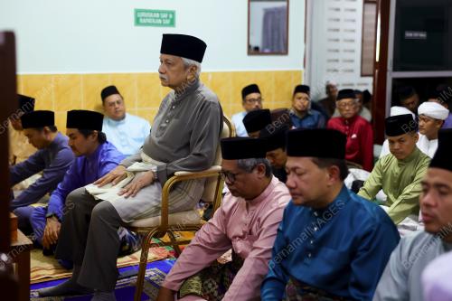 TUANKU MUHRIZ TUANKU MUNAWIR