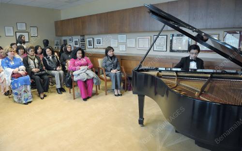 NY04_02032012_ROSMAH