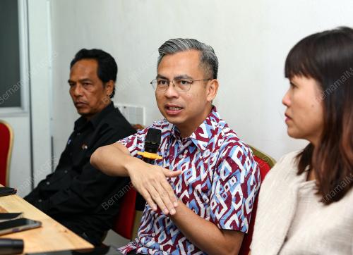 FAHMI FADZIL
