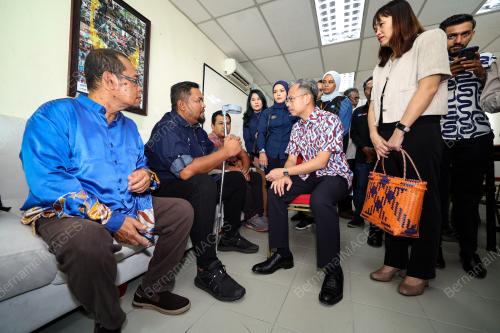 FAHMI FADZIL