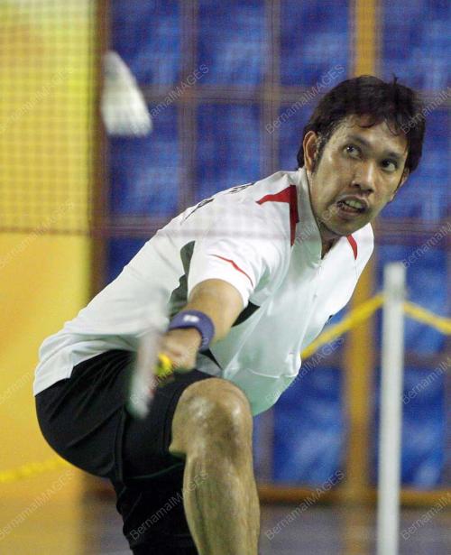 MOHD ROSLIN HASHIM