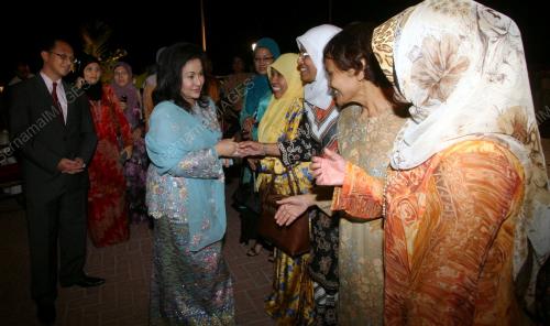 OMN16_18012011_DATIN_ROSMAH