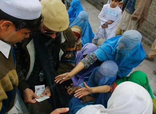 PAK03_05022016_ZAKAT