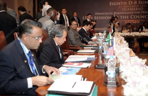 PAK03_21112012_DEVELOPING-8