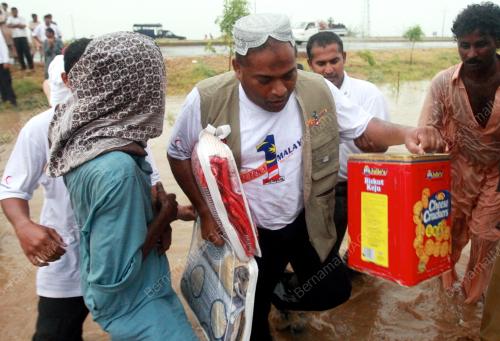 MISI BANTUAN KEMANUSIAAN KE PAKISTAN