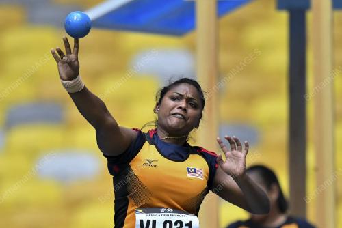 PARA03_19092017_LOMPAT_JAUH