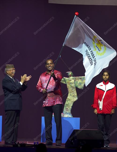 PARA07_09122015_PARA