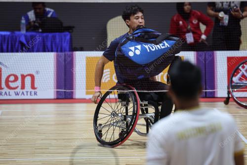LATIHAN BADMINTON PARA