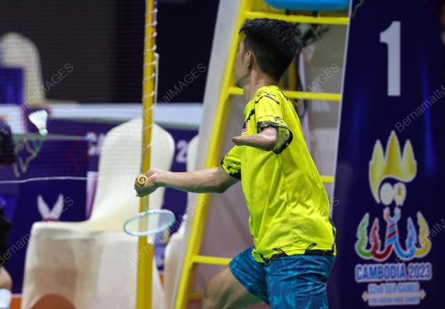 LATIHAN BADMINTON PARA