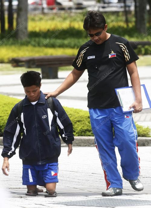 PARA13_130809_RENANG