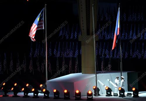 PARA15_23092017_BENDERA_PENUTUP
