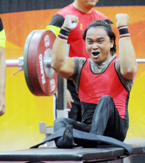 PARA27_07082016_ANGKAT_BERAT