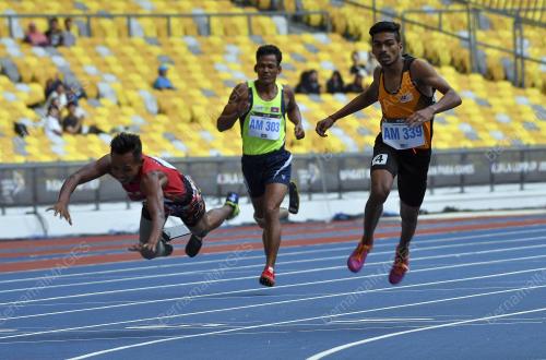 PARA27_19092017_LELAKI_800M