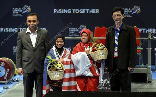 PARA40_18092017_ANGKAT_BERAT