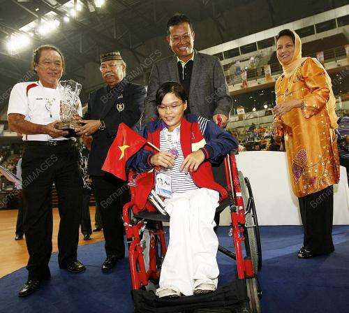 PARA52_190809_TUTUP 7