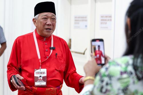 DATUK SERI BUNG MOKTAR RADIN