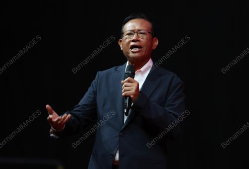DATUK SERI AHMAD SHABERY CHEEK