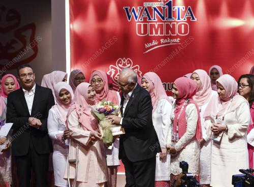 PAU103_06121_ANUGERAH_IKON_06122017