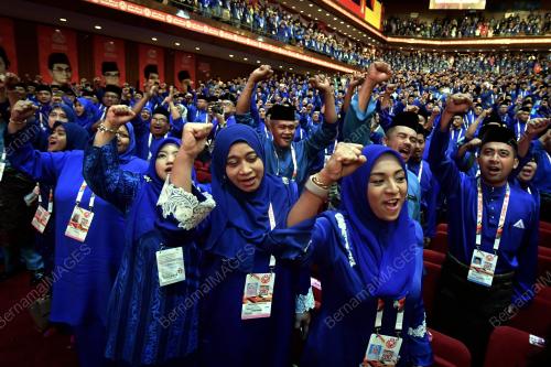 PAU127_09122017_UMNO
