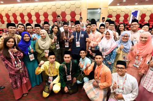 PAU128_06122017_UMNO