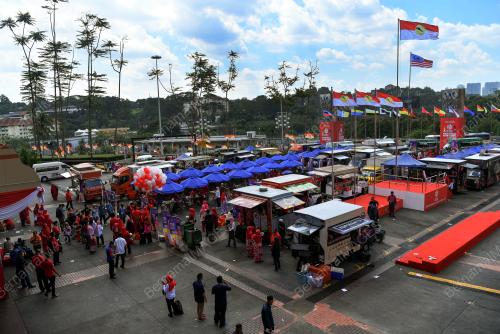 PAU129_07122017_FOOD_TRUCK