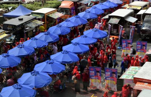 PAU130_07122017_FOOD_TRUCK