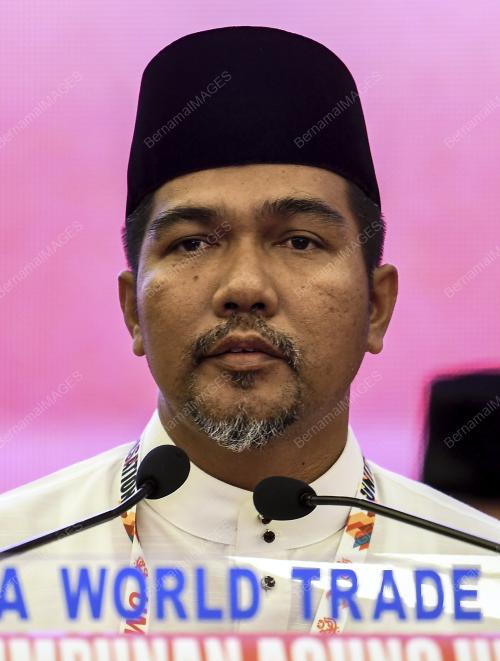 PAU144_06122017_AZIZUL