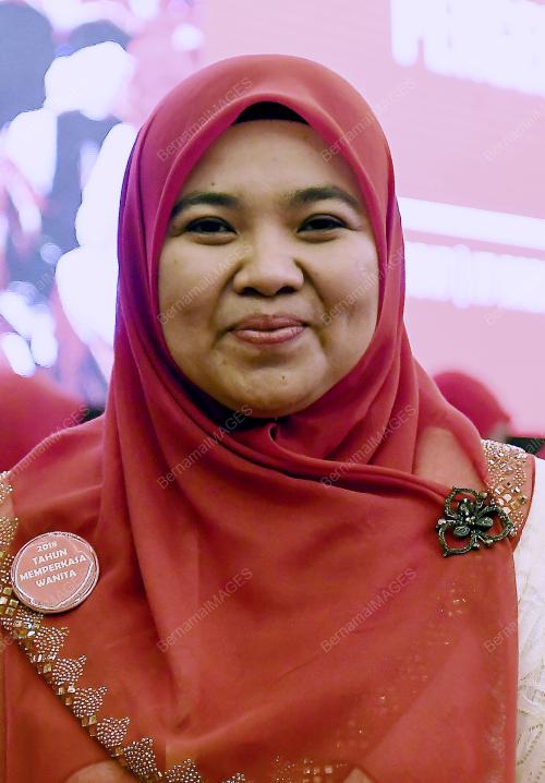 PAU150_06122017_BAHAS_WANITA_UMNO