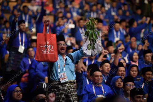 PAU152_09122017_UMNO