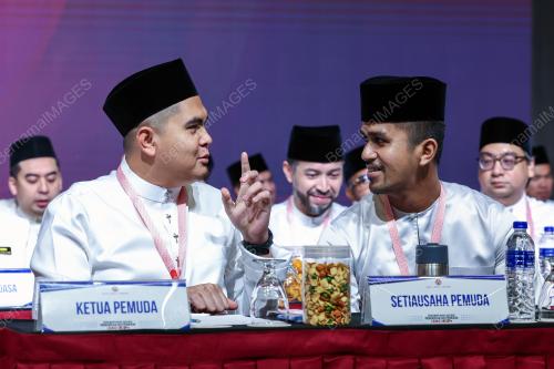 DR AKMAL SALEH