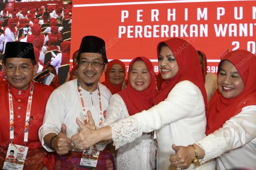 PAU180_06122017_WANITA