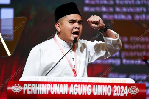 DR AKMAL SALEH