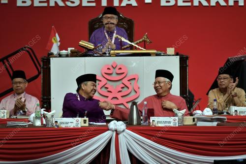 PAU42_08122017_PERSIDANGAN